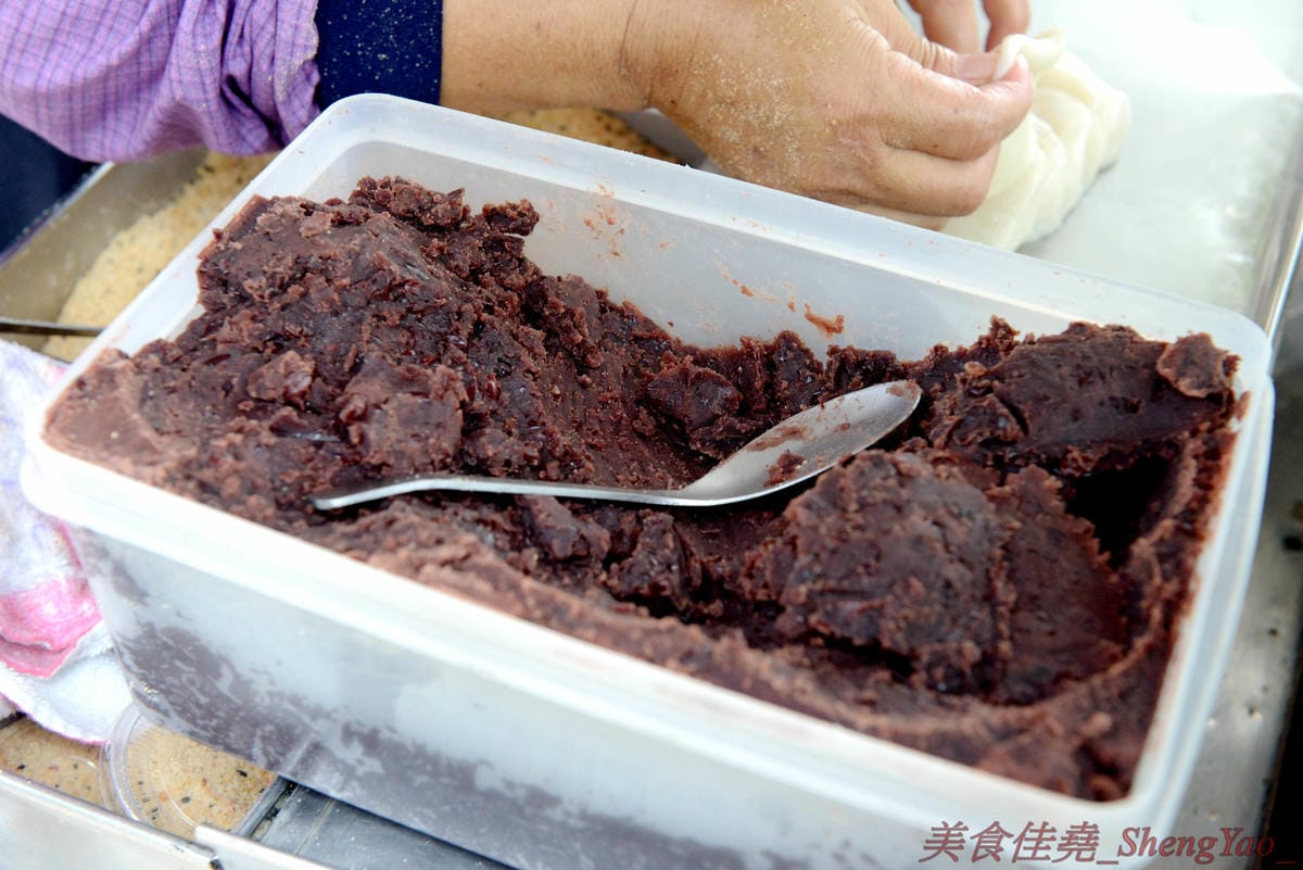 [台中沙鹿]西螺祖傳麻糬大王 – 超夯團購美食DIY西螺祖傳麻糬大王在沙鹿就能買得到,正宗程家50年老字號,麻糬QQ口感,內餡不甜膩,可以一口接一口,文末有附店家電話,想吃不用再碰運氣。