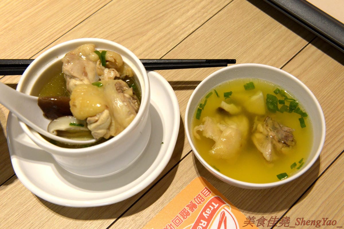 [台中西屯]瑞記海南雞飯 中港店 – 新加坡海南雞飯龍頭台中首家分店,雞肉有肉雞和土雞兩種,各有特色都不錯吃,價格還OK,9/28-9/30期間排隊前20名有送海南雞飯套餐買一送一兌換券。(已歇業)