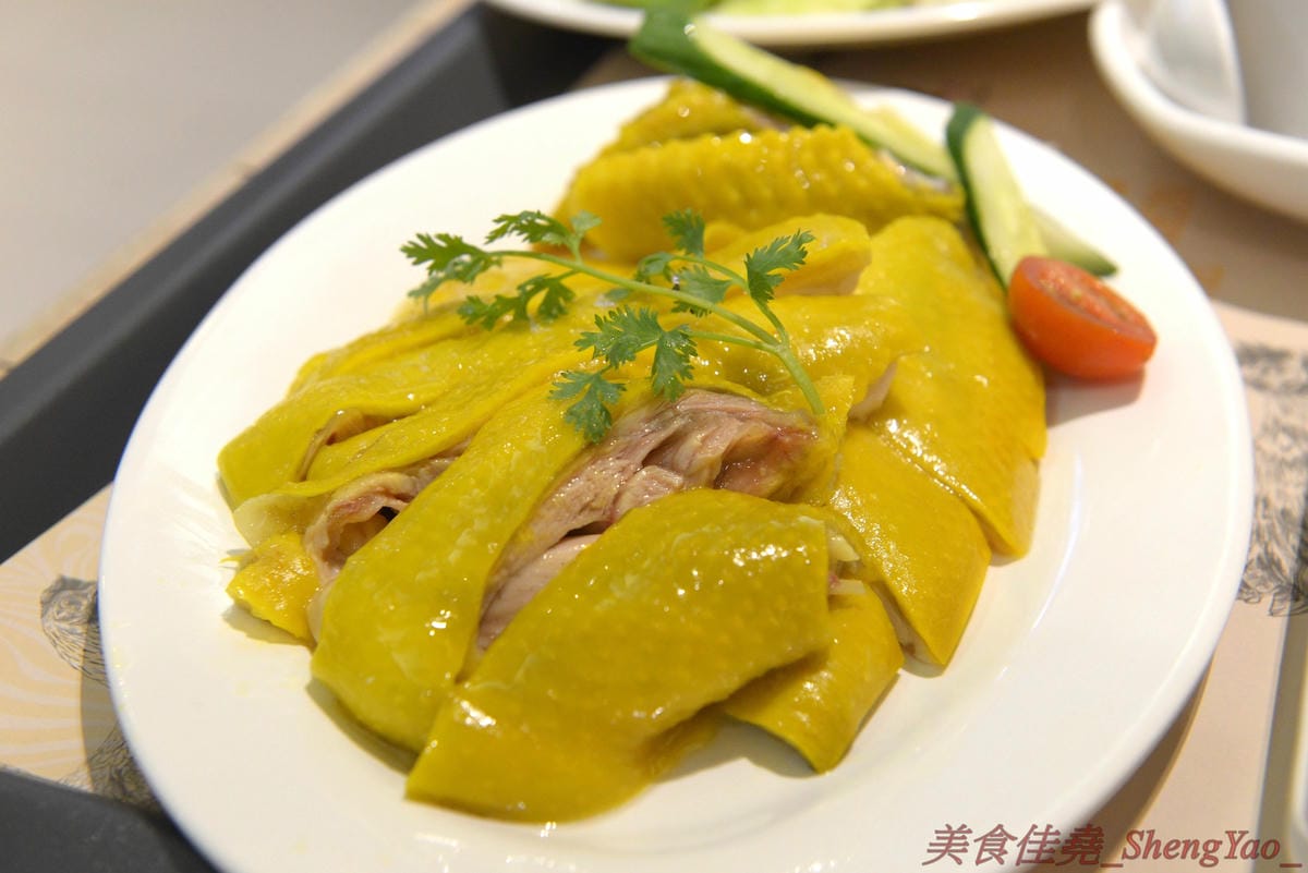 [台中西屯]瑞記海南雞飯 中港店 – 新加坡海南雞飯龍頭台中首家分店,雞肉有肉雞和土雞兩種,各有特色都不錯吃,價格還OK,9/28-9/30期間排隊前20名有送海南雞飯套餐買一送一兌換券。(已歇業)