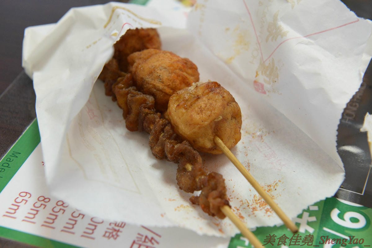 [台中沙鹿]洪家回春堂鹽酥雞專賣店 沙鹿分堂 – 沙鹿也有洪家回春堂啦店面像是中藥鋪賣的可不是中藥而是鹽酥雞,價格相當平價,15元東西多多,個人推薦章魚酥和豆包,想吃一定要先電話預約,現