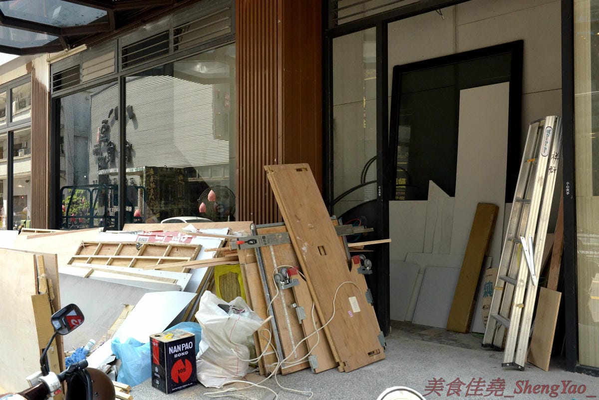 [台中南屯]12MINI 台中公益店 – 王品集團石二鍋新品牌鍋物店,主打比石二鍋更平價精緻的個人獨享式小火鍋,店家幫忙煮好不用自己煮,懶人最愛,鍋物料多實在,湯頭特色鮮明,營業到凌晨12點半。