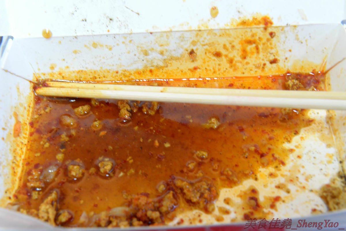[台中沙鹿]一派胡塩酵素臭豆腐 靜宜店 – 南部發跡的知名連鎖臭豆腐,口感外酥內嫩,口味不重,很耐吃,越吃越好吃,吃重口味的朋友一定要多加他們的辣椒醬,超級夠味,目前消費打卡小份免費升級