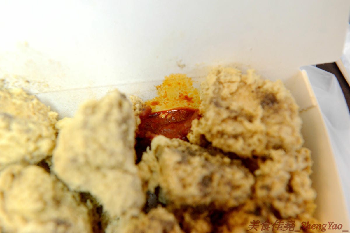 [台中沙鹿]一派胡塩酵素臭豆腐 靜宜店 – 南部發跡的知名連鎖臭豆腐,口感外酥內嫩,口味不重,很耐吃,越吃越好吃,吃重口味的朋友一定要多加他們的辣椒醬,超級夠味,目前消費打卡小份免費升級