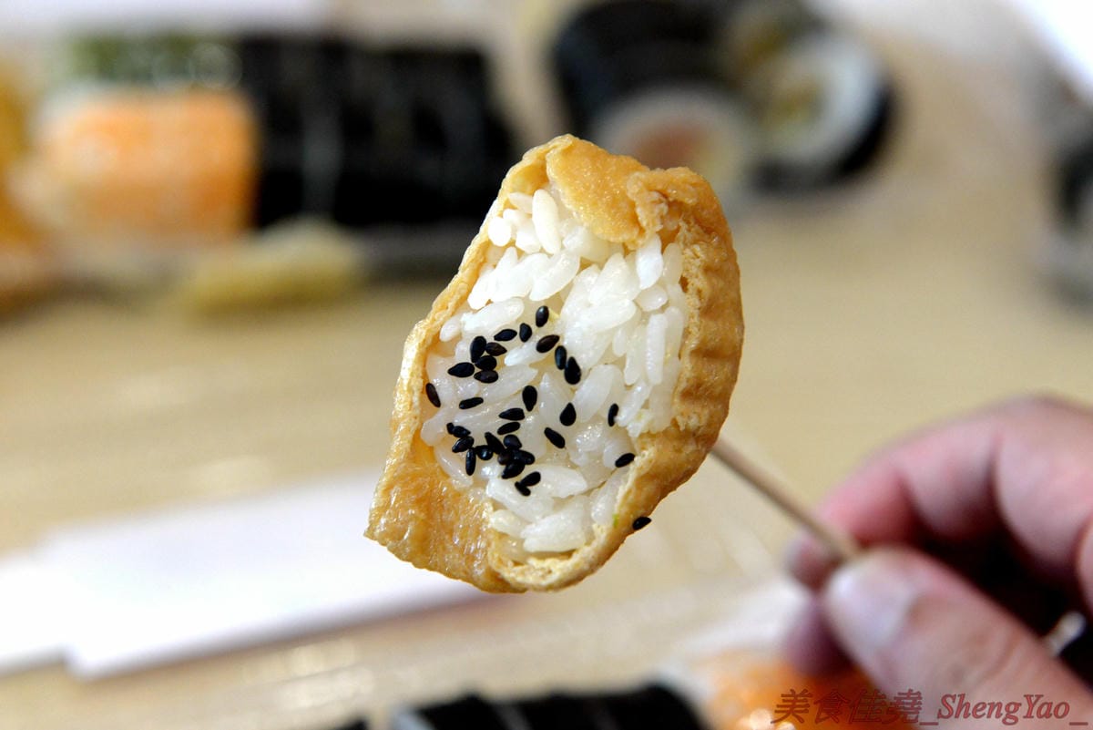[台中西區]圓味壽司 台中精誠店 – 來自彰化的知名卷壽司專賣店,口味多達30種以上還有超奇妙的”下酒菜”口味,壽司皆為當天現做,保證新鮮衛生,價格平實不貴,10/5-10/6慶祝開幕店內卷壽司一律買三