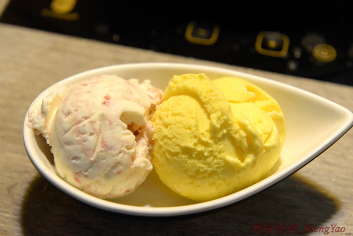 [台中沙鹿]築間幸福鍋物 沙鹿店 – 知名連鎖鍋物”築間”來海線沙鹿開分店了 !! 濃到讓人整鍋喝光光的鮮菇奶香湯底,份量十足的肉盤,十幾種食材的豐富菜盆,別忘了還有那讓人吃到爽的明治冰淇淋