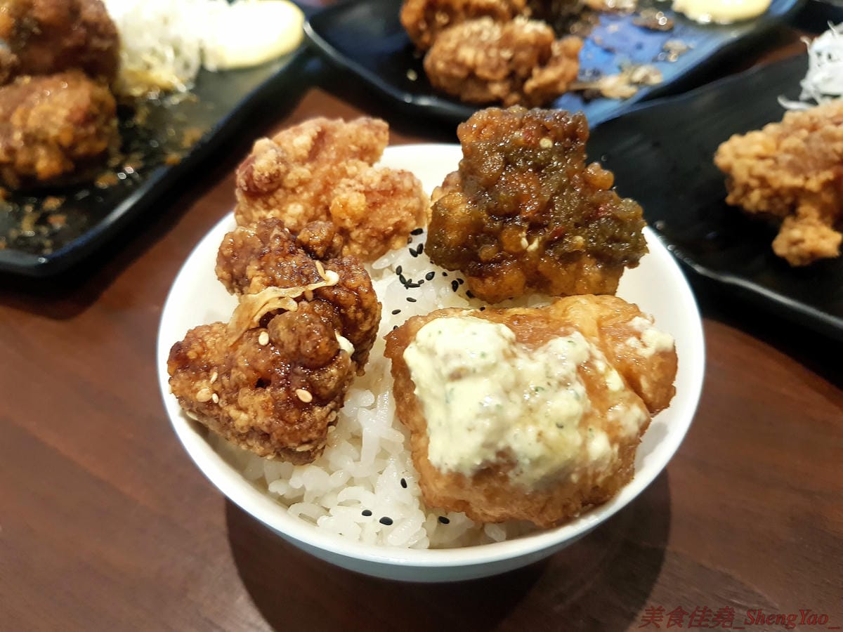 [台中南屯]KOROKARA – 台中罕見的風味日式炸雞專賣店,特選去骨雞腿肉搭配主廚秘製特調醬汁,五種不同口味炸雞各有特色,超級好吃且不油膩,價格不貴,大推油淋雞風味炸雞、名古屋雞翅風味炸雞。