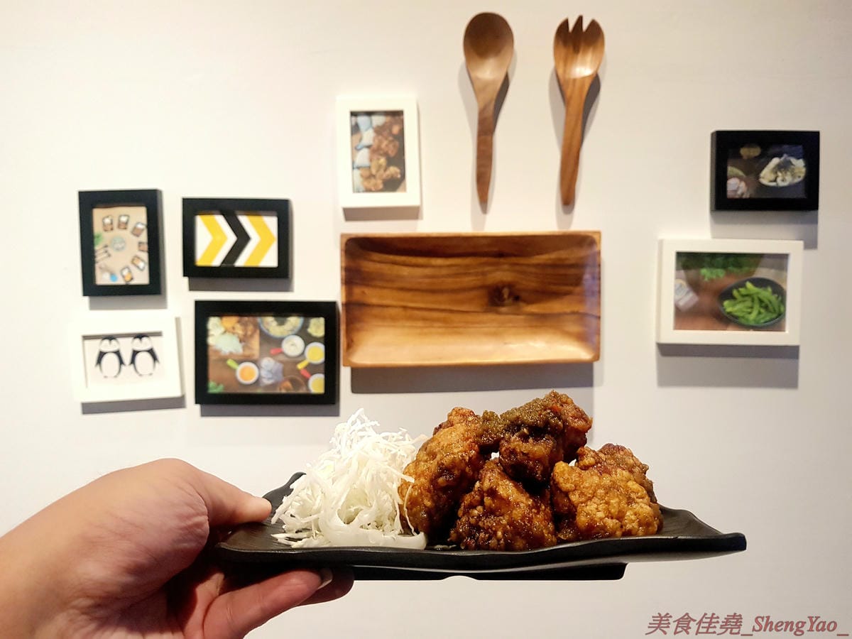 [台中南屯]KOROKARA – 台中罕見的風味日式炸雞專賣店,特選去骨雞腿肉搭配主廚秘製特調醬汁,五種不同口味炸雞各有特色,超級好吃且不油膩,價格不貴,大推油淋雞風味炸雞、名古屋雞翅風味炸雞。