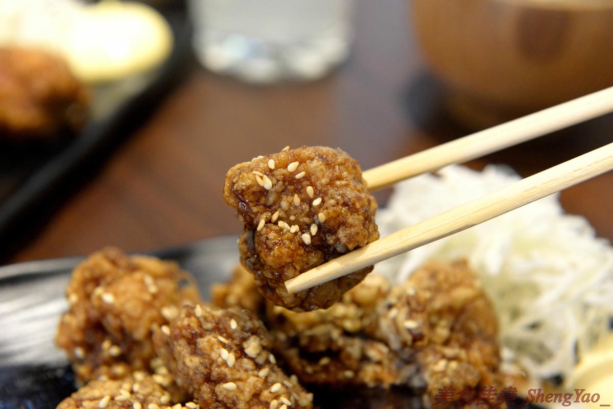 [台中南屯]KOROKARA – 台中罕見的風味日式炸雞專賣店,特選去骨雞腿肉搭配主廚秘製特調醬汁,五種不同口味炸雞各有特色,超級好吃且不油膩,價格不貴,大推油淋雞風味炸雞、名古屋雞翅風味炸雞。