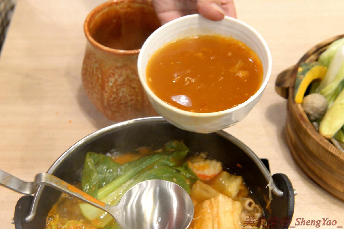 [台中南屯]想想鍋物 – 中南海集團新品牌鍋物餐廳,質感鍋物平價消費,菜盆有使用小農作物,肉品份量超充足,店內還有8種口味明治冰淇淋吃到飽,最便宜肉品鍋只要260元。10/16前店內吃鍋就送一張”