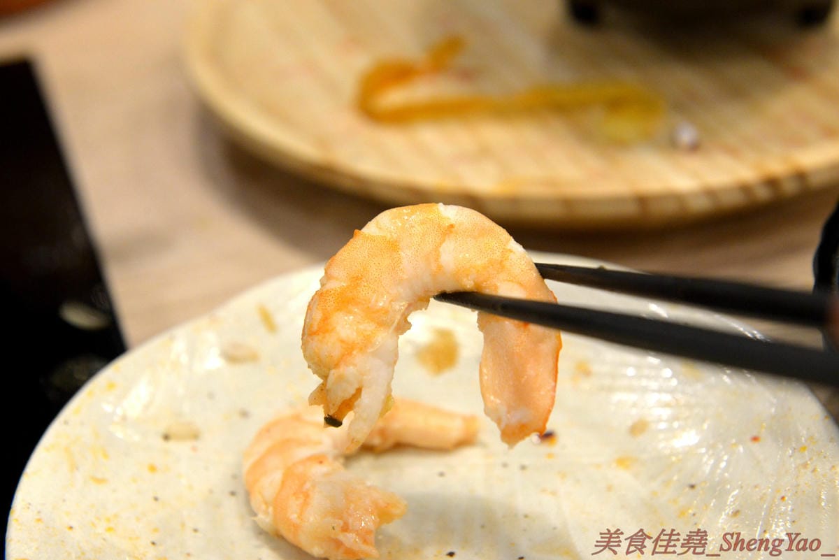 [台中南屯]想想鍋物 – 中南海集團新品牌鍋物餐廳,質感鍋物平價消費,菜盆有使用小農作物,肉品份量超充足,店內還有8種口味明治冰淇淋吃到飽,最便宜肉品鍋只要260元。10/16前店內吃鍋就送一張”