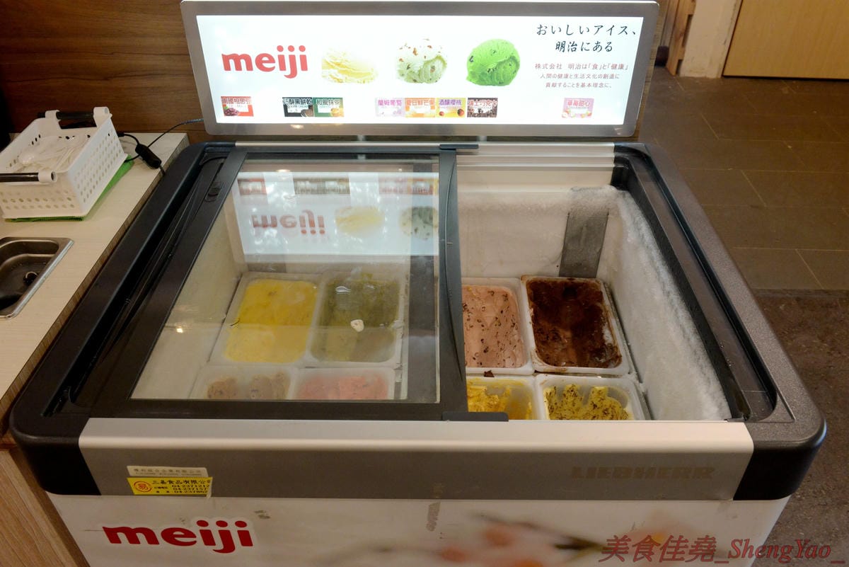 [台中南屯]想想鍋物 – 中南海集團新品牌鍋物餐廳,質感鍋物平價消費,菜盆有使用小農作物,肉品份量超充足,店內還有8種口味明治冰淇淋吃到飽,最便宜肉品鍋只要260元。10/16前店內吃鍋就送一張”