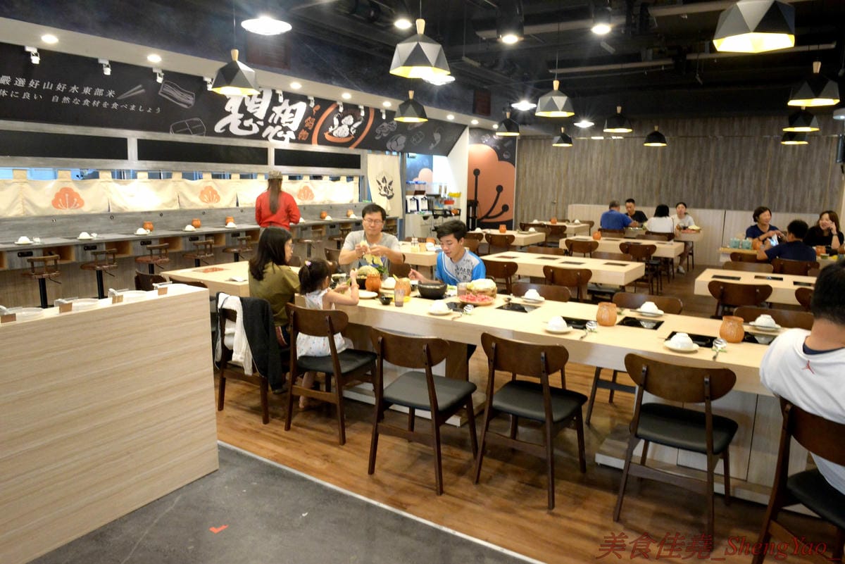 [台中南屯]想想鍋物 – 中南海集團新品牌鍋物餐廳,質感鍋物平價消費,菜盆有使用小農作物,肉品份量超充足,店內還有8種口味明治冰淇淋吃到飽,最便宜肉品鍋只要260元。10/16前店內吃鍋就送一張”