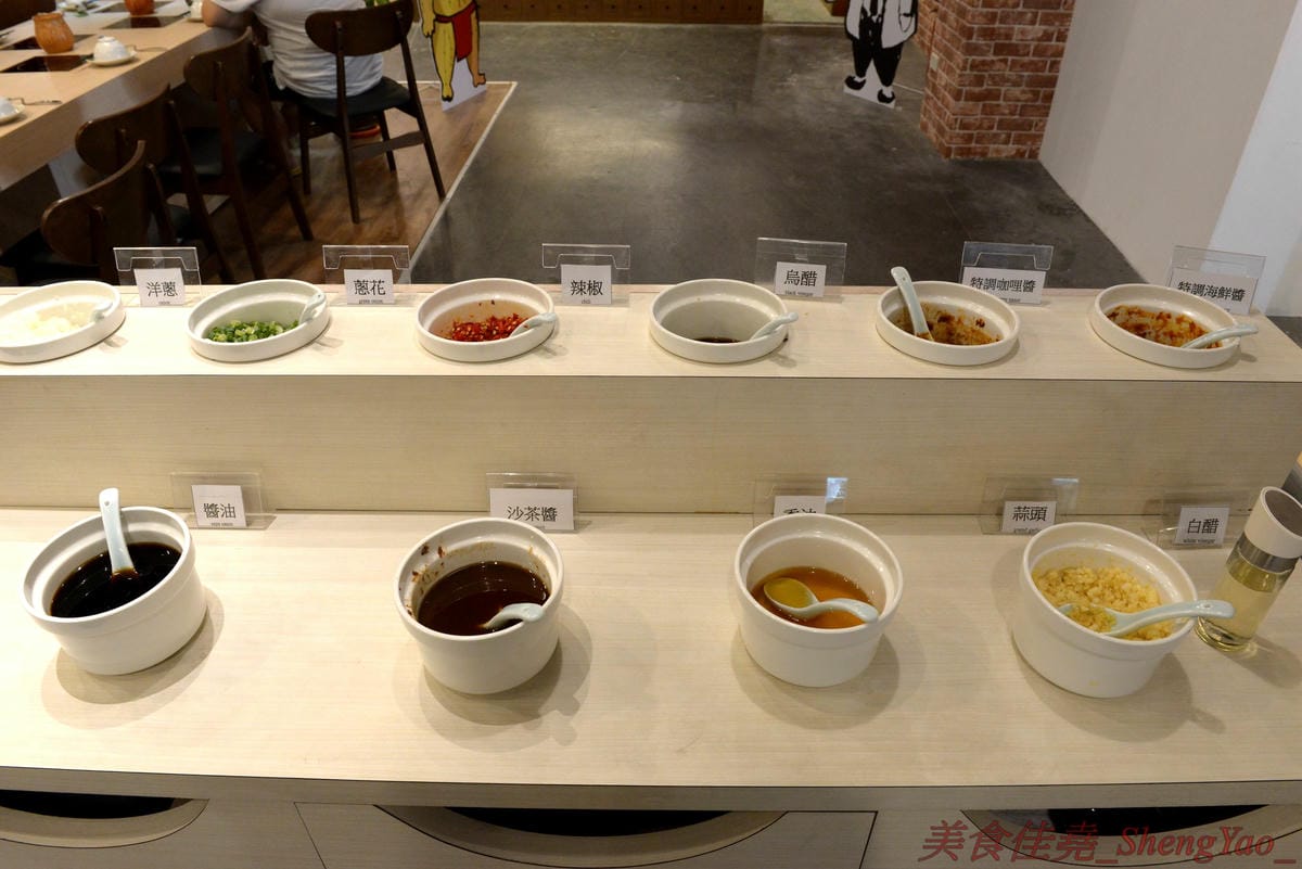 [台中南屯]想想鍋物 – 中南海集團新品牌鍋物餐廳,質感鍋物平價消費,菜盆有使用小農作物,肉品份量超充足,店內還有8種口味明治冰淇淋吃到飽,最便宜肉品鍋只要260元。10/16前店內吃鍋就送一張”