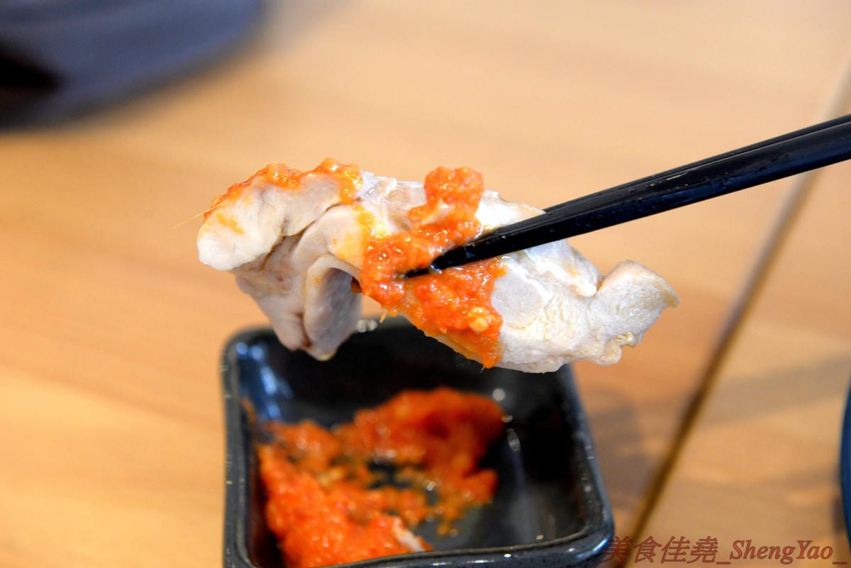 [台中西區]Robin’s新加坡美食 – 五星酒店主廚的平價新加坡料理餐廳,神似肯德基爺爺的老闆擔任過新加坡五星級酒店行政主廚,店內新加坡料理食材和口味道地有特色,價格平實,平均150元左右。(已