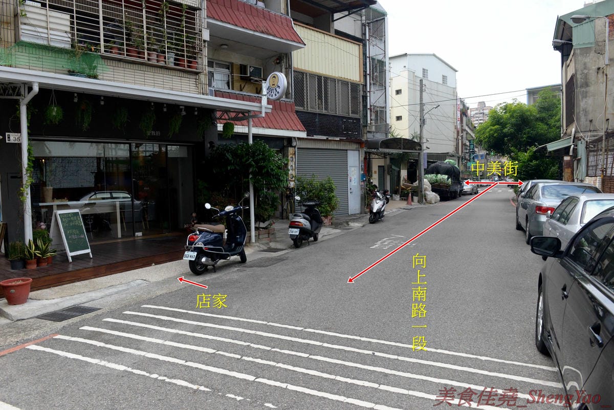 [台中西區]Robin’s新加坡美食 – 五星酒店主廚的平價新加坡料理餐廳,神似肯德基爺爺的老闆擔任過新加坡五星級酒店行政主廚,店內新加坡料理食材和口味道地有特色,價格平實,平均150元左右。(已