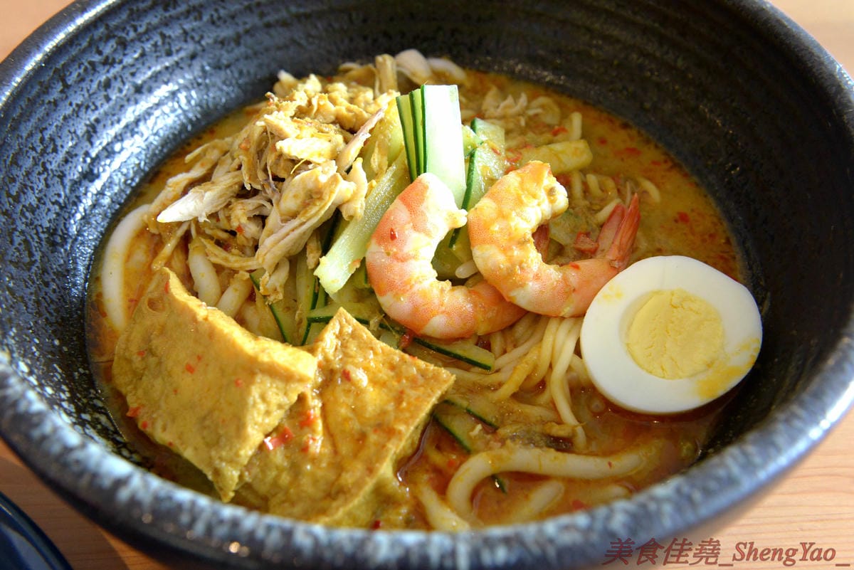 [台中西區]Robin’s新加坡美食 – 五星酒店主廚的平價新加坡料理餐廳,神似肯德基爺爺的老闆擔任過新加坡五星級酒店行政主廚,店內新加坡料理食材和口味道地有特色,價格平實,平均150元左右。(已