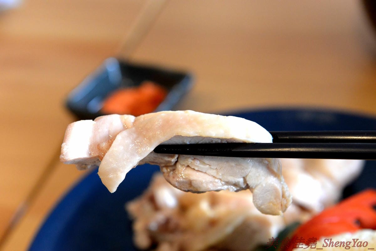 [台中西區]Robin’s新加坡美食 – 五星酒店主廚的平價新加坡料理餐廳,神似肯德基爺爺的老闆擔任過新加坡五星級酒店行政主廚,店內新加坡料理食材和口味道地有特色,價格平實,平均150元左右。(已