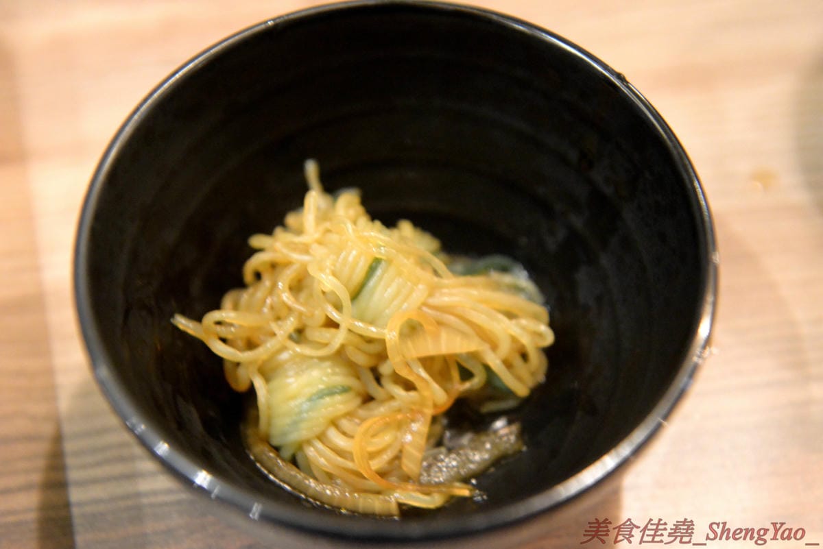 [台中沙鹿]壽喜燒一丁 沙鹿店 – 來自台北的壽喜燒吃到飽餐廳,中南部首家分店,兩種湯底、六種新鮮現切肉品加上十幾種蔬菜,自助吧也超豐富,價格平實,平日中午加服務費400元出頭而已,10/26-11/2