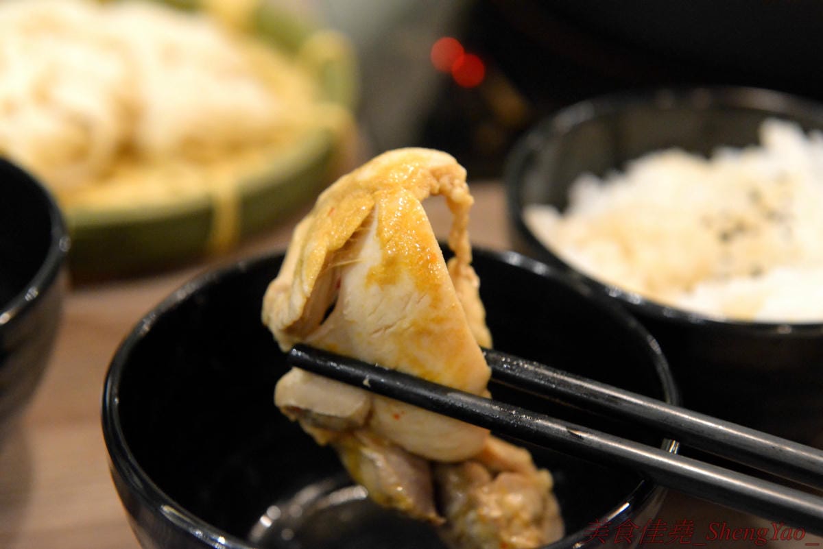 [台中沙鹿]壽喜燒一丁 沙鹿店 – 來自台北的壽喜燒吃到飽餐廳,中南部首家分店,兩種湯底、六種新鮮現切肉品加上十幾種蔬菜,自助吧也超豐富,價格平實,平日中午加服務費400元出頭而已,10/26-11/2