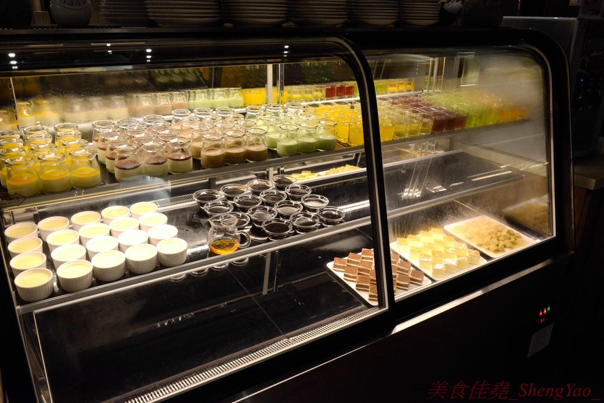 [台中沙鹿]壽喜燒一丁 沙鹿店 – 來自台北的壽喜燒吃到飽餐廳,中南部首家分店,兩種湯底、六種新鮮現切肉品加上十幾種蔬菜,自助吧也超豐富,價格平實,平日中午加服務費400元出頭而已,10/26-11/2