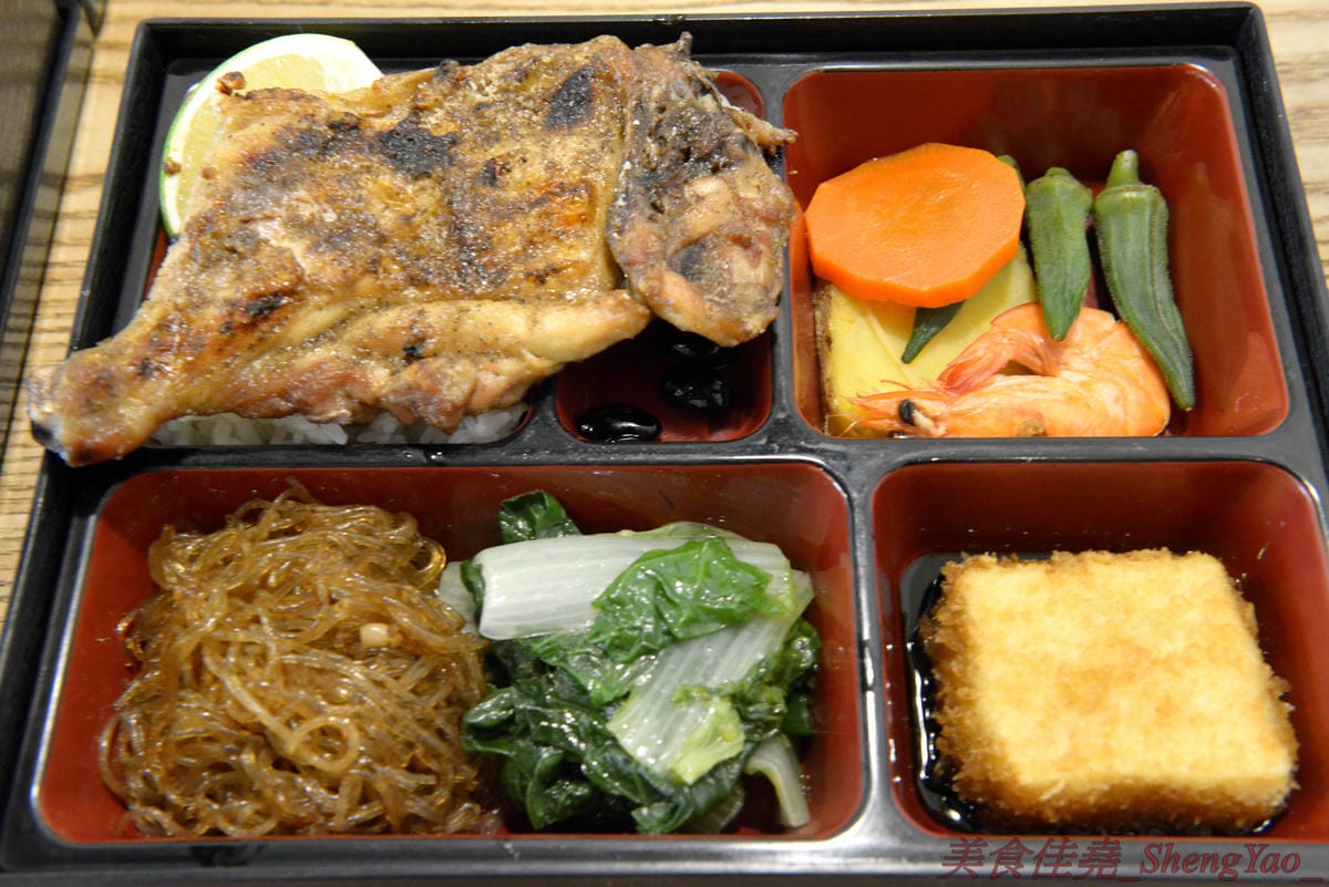 [台中北區]六二食事处 2018菜單 – 台中少數真日式風格精緻手作便當,近10種主菜可選,搭配上7-8樣日式手作精緻配菜,超級豐富,價格也很合理不貴,會議便當首選,店裡也有內用區可以內用。(已歇業)