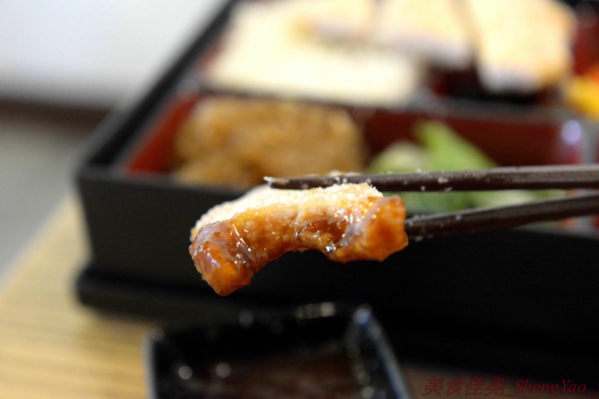 [台中北區]六二食事处 2018菜單 – 台中少數真日式風格精緻手作便當,近10種主菜可選,搭配上7-8樣日式手作精緻配菜,超級豐富,價格也很合理不貴,會議便當首選,店裡也有內用區可以內用。(已歇業)