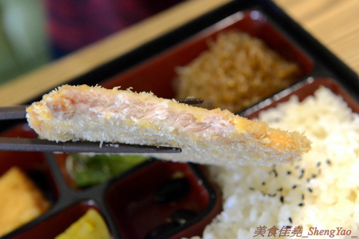 [台中北區]六二食事处 2018菜單 – 台中少數真日式風格精緻手作便當,近10種主菜可選,搭配上7-8樣日式手作精緻配菜,超級豐富,價格也很合理不貴,會議便當首選,店裡也有內用區可以內用。(已歇業)