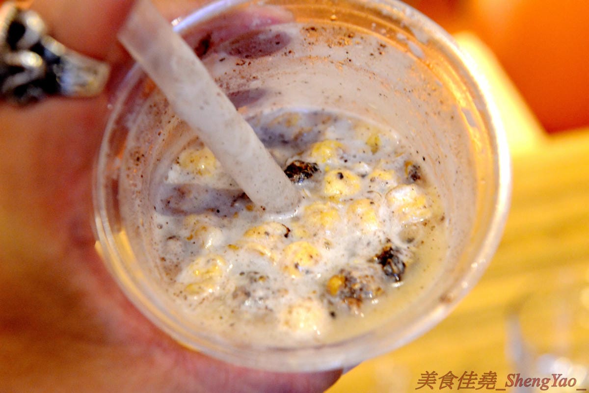 [台中南屯]貓門moment – 台中新IG打卡超美餐廳景點,以貓為主題的地中海風格建築,旁邊還有超大座的貓形狀拱門,店內也充滿濃濃地中海氣息,非常優美適合拍照,餐點有主食、茶食和飲品、霜淇淋,
