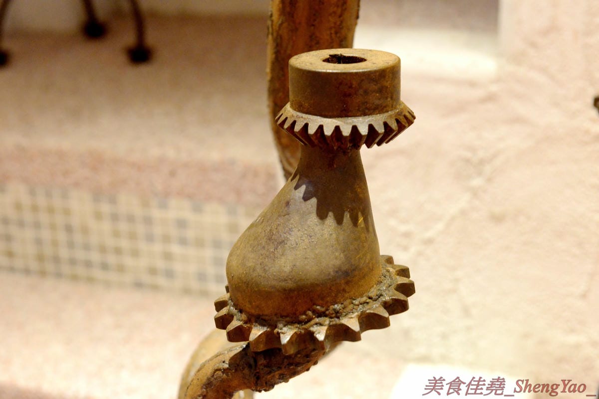[台中南屯]貓門moment – 台中新IG打卡超美餐廳景點,以貓為主題的地中海風格建築,旁邊還有超大座的貓形狀拱門,店內也充滿濃濃地中海氣息,非常優美適合拍照,餐點有主食、茶食和飲品、霜淇淋,