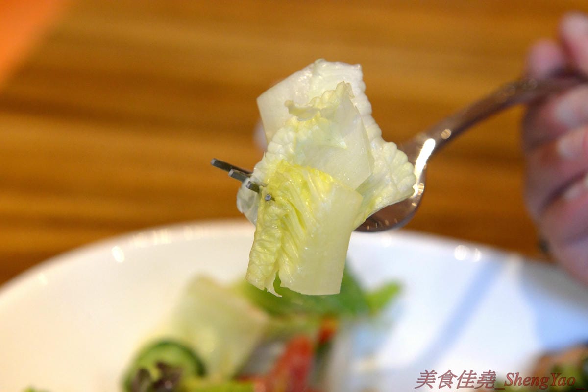 [台中南屯]貓門moment – 台中新IG打卡超美餐廳景點,以貓為主題的地中海風格建築,旁邊還有超大座的貓形狀拱門,店內也充滿濃濃地中海氣息,非常優美適合拍照,餐點有主食、茶食和飲品、霜淇淋,