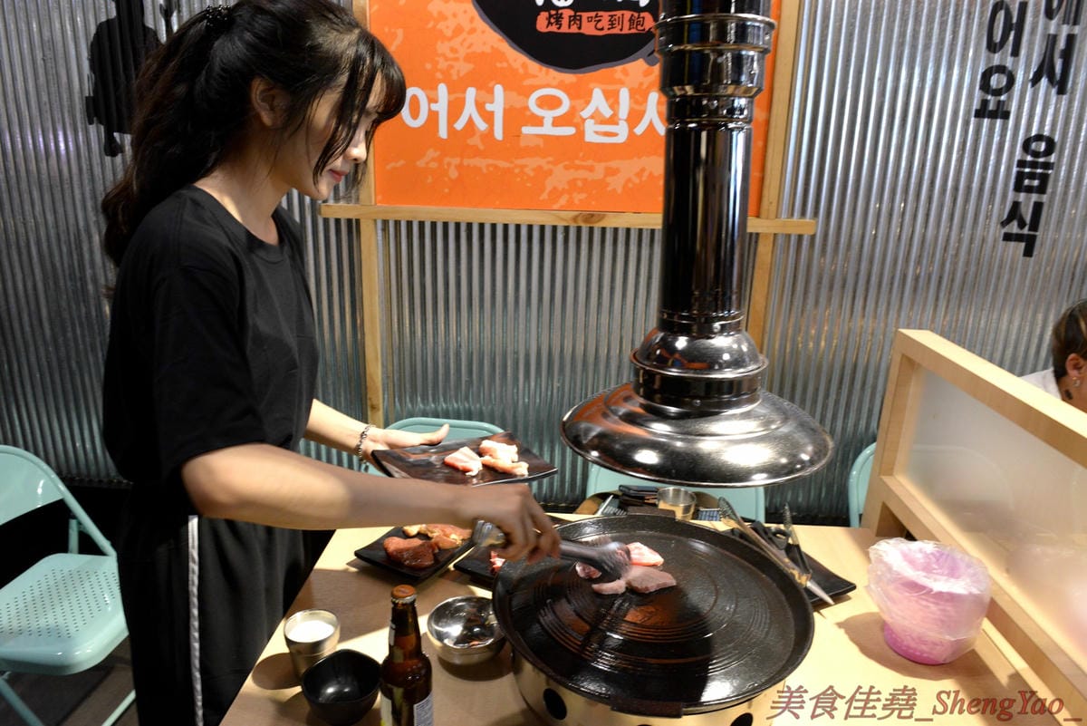 [台中沙鹿]豬對有韓式烤肉吃到飽 沙鹿店 – 來自台南的新品牌韓式烤肉吃到飽,台中首間分店,10種以上牛雞豬肉品、蔬菜和韓式小菜、熟食炸物、辣牛肉飯、韓式魚板湯、冷熱飲全部無限量供應,