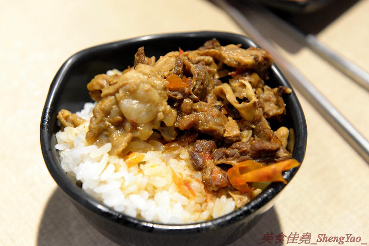 [台中沙鹿]豬對有韓式烤肉吃到飽 沙鹿店 – 來自台南的新品牌韓式烤肉吃到飽,台中首間分店,10種以上牛雞豬肉品、蔬菜和韓式小菜、熟食炸物、辣牛肉飯、韓式魚板湯、冷熱飲全部無限量供應,