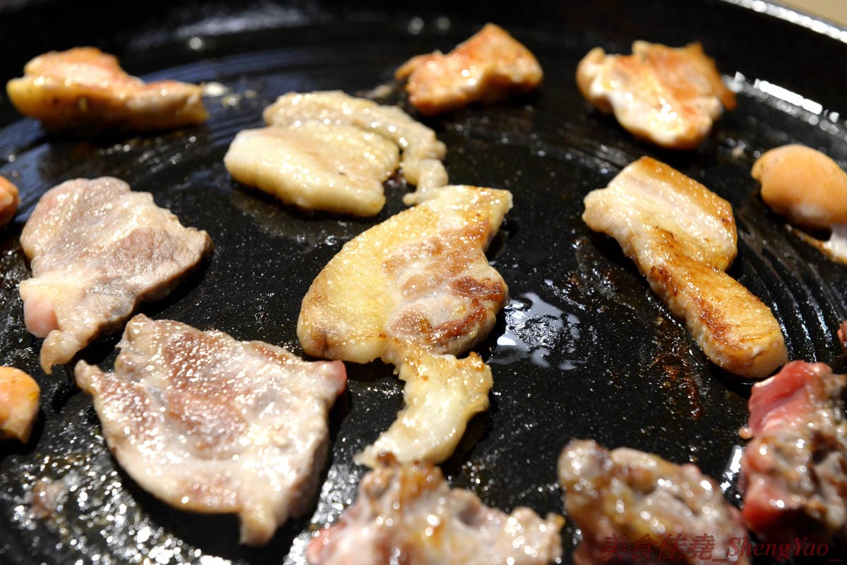 [台中沙鹿]豬對有韓式烤肉吃到飽 沙鹿店 – 來自台南的新品牌韓式烤肉吃到飽,台中首間分店,10種以上牛雞豬肉品、蔬菜和韓式小菜、熟食炸物、辣牛肉飯、韓式魚板湯、冷熱飲全部無限量供應,