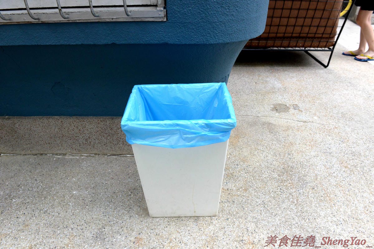 [台中西區]美好年代Belle Époque 台中店 – 台中最新打卡地標,台北人氣咖啡店進駐台中,老宅庭院環境優美好拍照,由美國知名街頭藝術家彩繪的天使翅膀牆面更是熱門拍照點,試營運期間僅販售四樣
