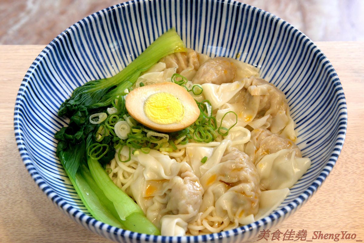 [台中南屯]滿粥穗 大墩店 – 台北網友大力激推的平價粥品專賣店來台中展店了,粥品料多實在,湯頭味道很不錯,價格幾乎都在120元左右而已,裝潢很有特色,椅子上的椅墊是一塊板豆腐,消費集點滿額