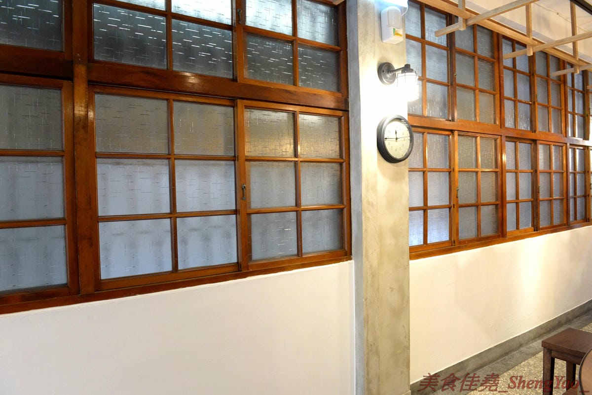[台中北區]麵屋かとむら 一中店 – 東京有多家分店的油拌麵專賣店來台中展店了,3種口味、5種麵量、近10種配料,想吃日本味、印度味或是台灣味全都可以自由搭配,自認大胃王的朋友還可以來挑