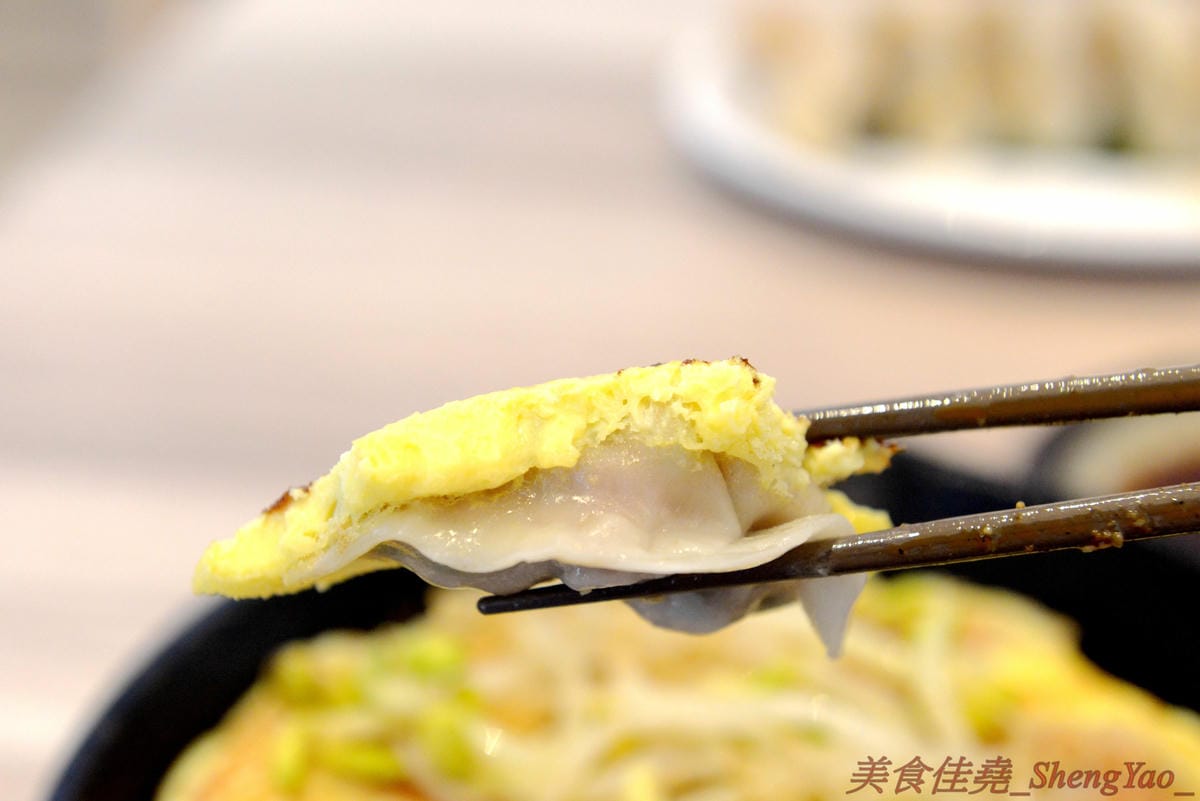 [台中西區]萬虎餃子 台中店 – 台南名店正義餃子來台中開分店並且全面改名,多款人氣餃子商品原汁原味台中開賣,口味特殊具創意,文青風格店面有氣氛,附近是審計新村。(已歇業)
