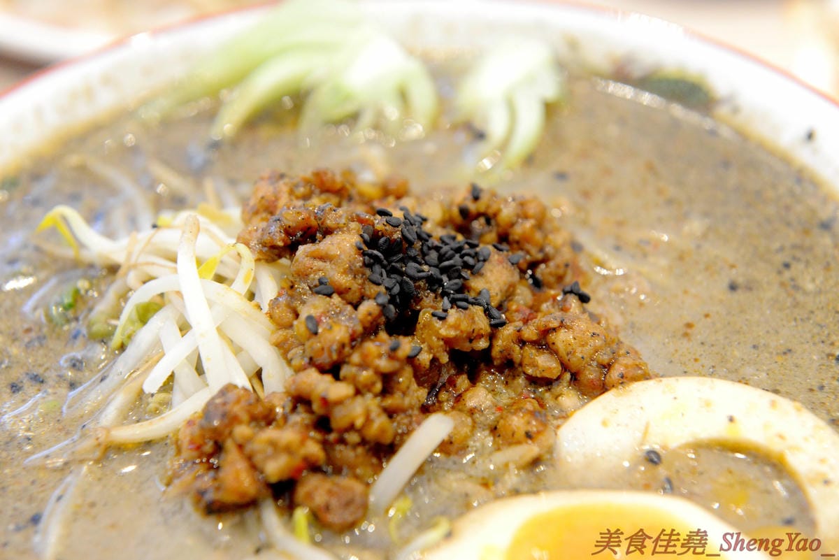 [台中西區]萬虎餃子 台中店 – 台南名店正義餃子來台中開分店並且全面改名,多款人氣餃子商品原汁原味台中開賣,口味特殊具創意,文青風格店面有氣氛,附近是審計新村。(已歇業)