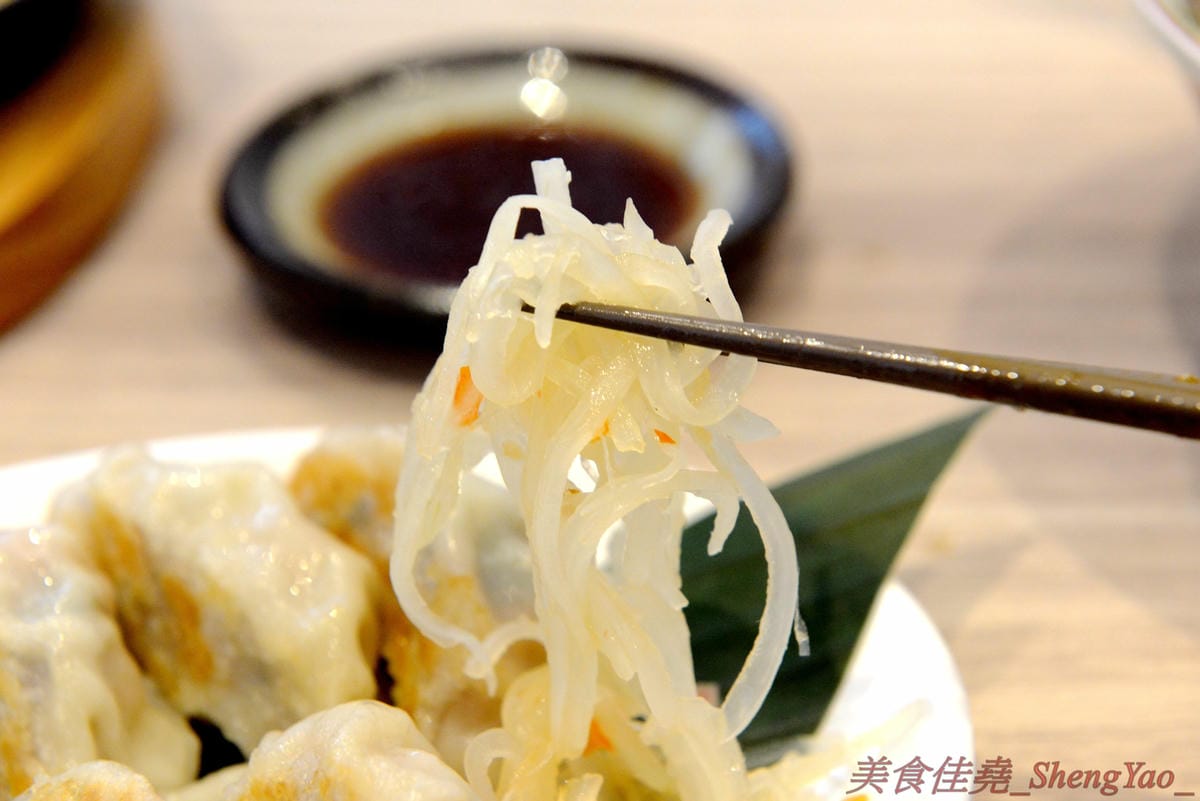 [台中西區]萬虎餃子 台中店 – 台南名店正義餃子來台中開分店並且全面改名,多款人氣餃子商品原汁原味台中開賣,口味特殊具創意,文青風格店面有氣氛,附近是審計新村。(已歇業)