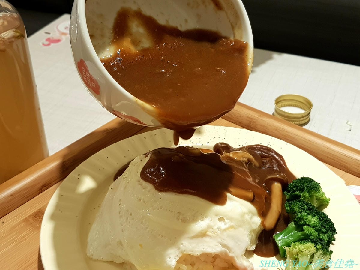 [台中北屯]茉莉公主蛋包飯 – 高雄的五目坊蛋包飯進軍台中新品牌餐廳,主打創意研發的茉莉公主起司蛋包飯,公主禮服裙是蛋包飯做的,四種醬汁可搭配,還有多樣主食能加點,造型可愛也很好吃,很