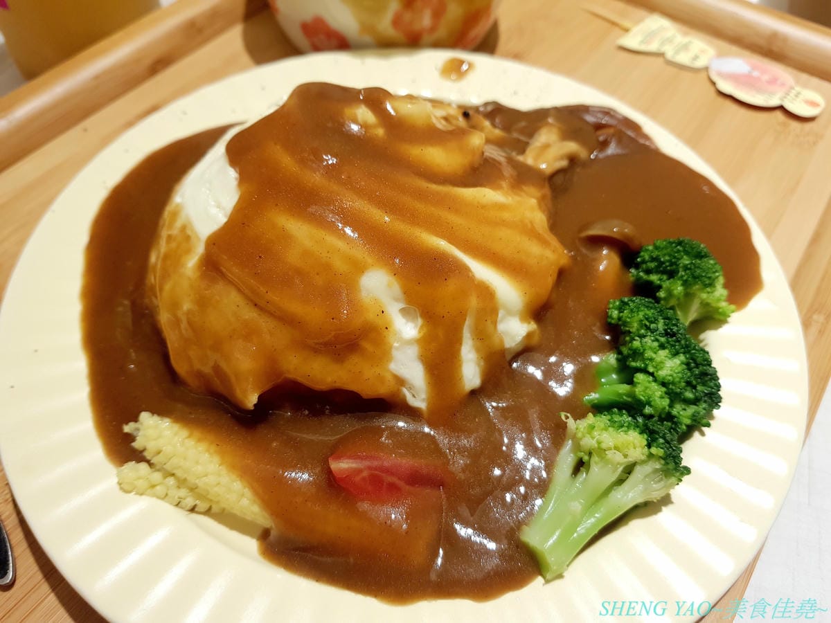 [台中北屯]茉莉公主蛋包飯 – 高雄的五目坊蛋包飯進軍台中新品牌餐廳,主打創意研發的茉莉公主起司蛋包飯,公主禮服裙是蛋包飯做的,四種醬汁可搭配,還有多樣主食能加點,造型可愛也很好吃,很