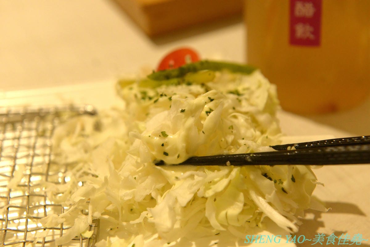 [台中北屯]茉莉公主蛋包飯 – 高雄的五目坊蛋包飯進軍台中新品牌餐廳,主打創意研發的茉莉公主起司蛋包飯,公主禮服裙是蛋包飯做的,四種醬汁可搭配,還有多樣主食能加點,造型可愛也很好吃,很