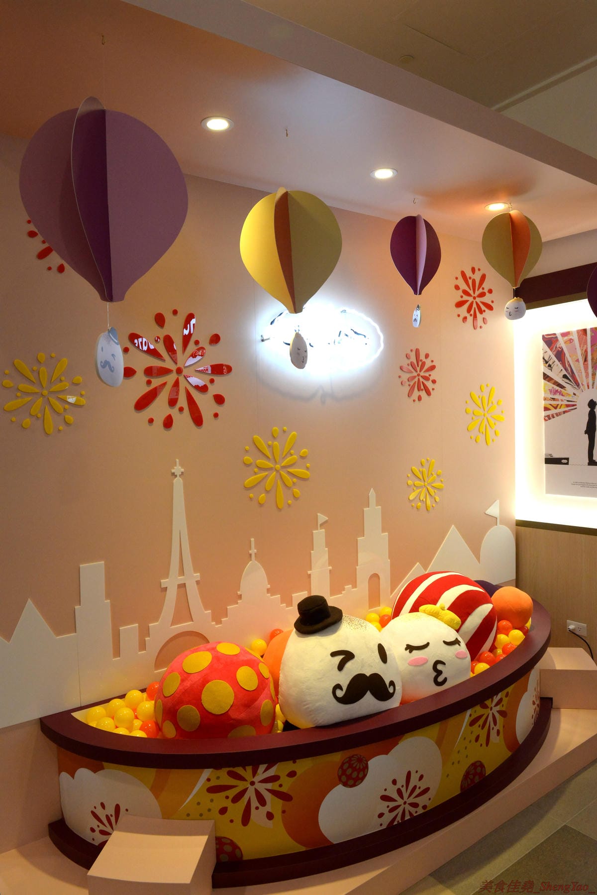 [台中梧棲]Mitsui Outlet Park 台中港 – 台中海線人的夢想與驕傲,台中三井OUTLET,全台第一座結合娛樂、時尚、美食的海港型購物商城誕生,十幾間首次登台名店進駐,還有將近60公尺摩天輪可搭乘,台中