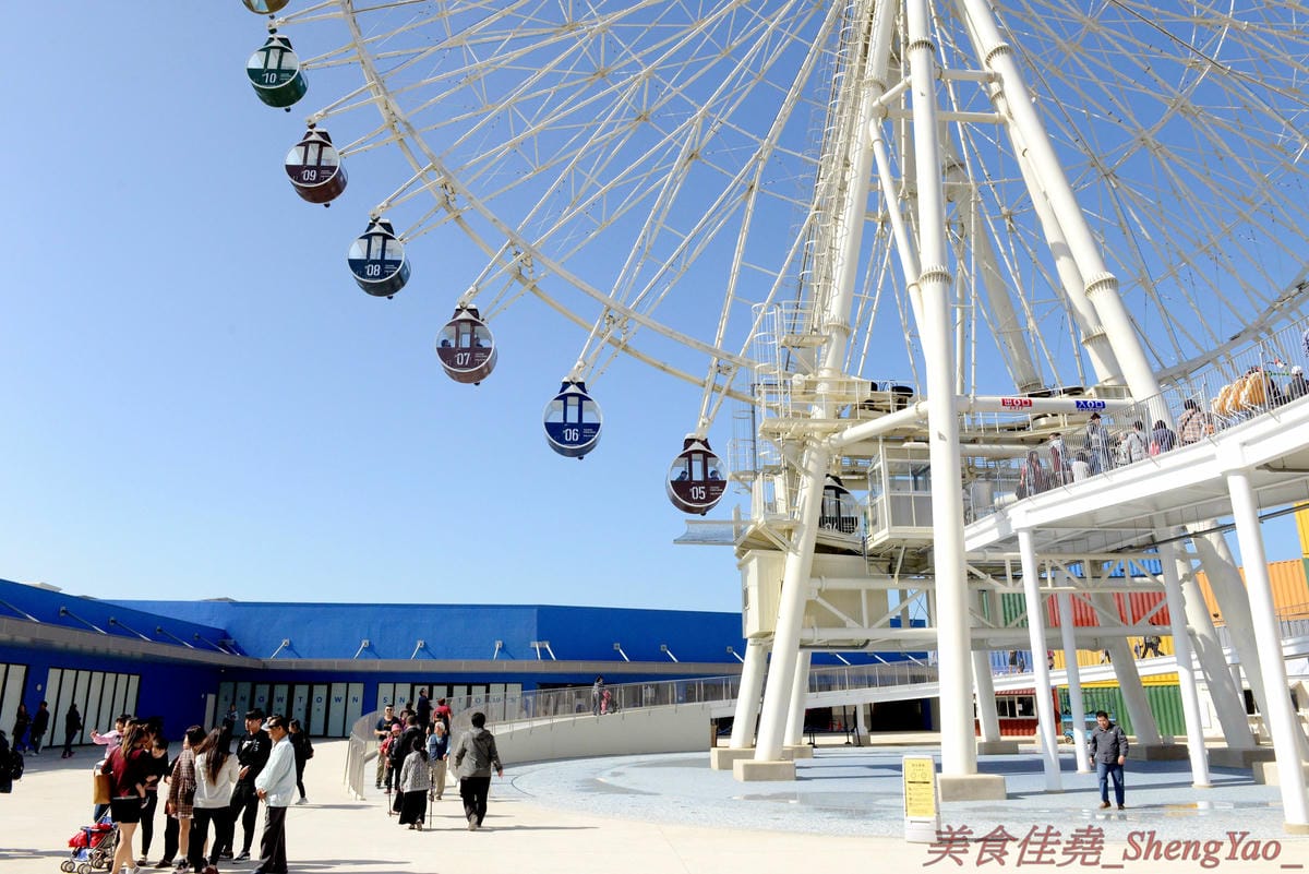 [台中梧棲]Mitsui Outlet Park 台中港 – 台中海線人的夢想與驕傲,台中三井OUTLET,全台第一座結合娛樂、時尚、美食的海港型購物商城誕生,十幾間首次登台名店進駐,還有將近60公尺摩天輪可搭乘,台中