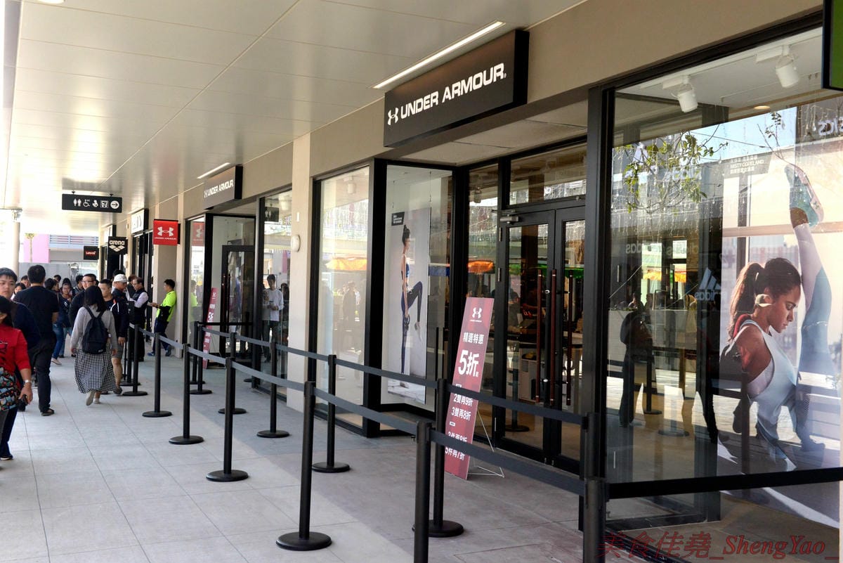 [台中梧棲]Mitsui Outlet Park 台中港 – 台中海線人的夢想與驕傲,台中三井OUTLET,全台第一座結合娛樂、時尚、美食的海港型購物商城誕生,十幾間首次登台名店進駐,還有將近60公尺摩天輪可搭乘,台中