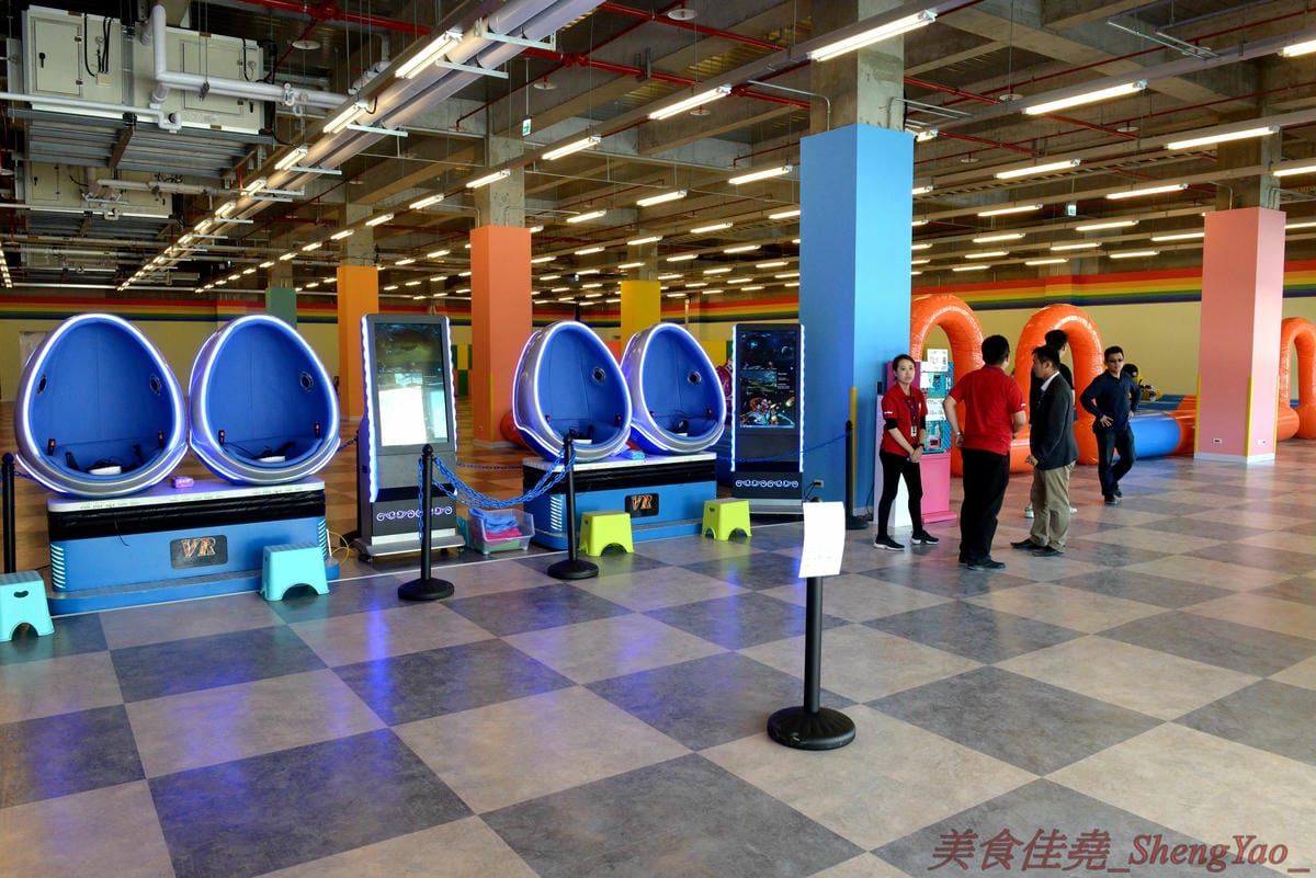 [台中梧棲]Mitsui Outlet Park 台中港 – 台中海線人的夢想與驕傲,台中三井OUTLET,全台第一座結合娛樂、時尚、美食的海港型購物商城誕生,十幾間首次登台名店進駐,還有將近60公尺摩天輪可搭乘,台中
