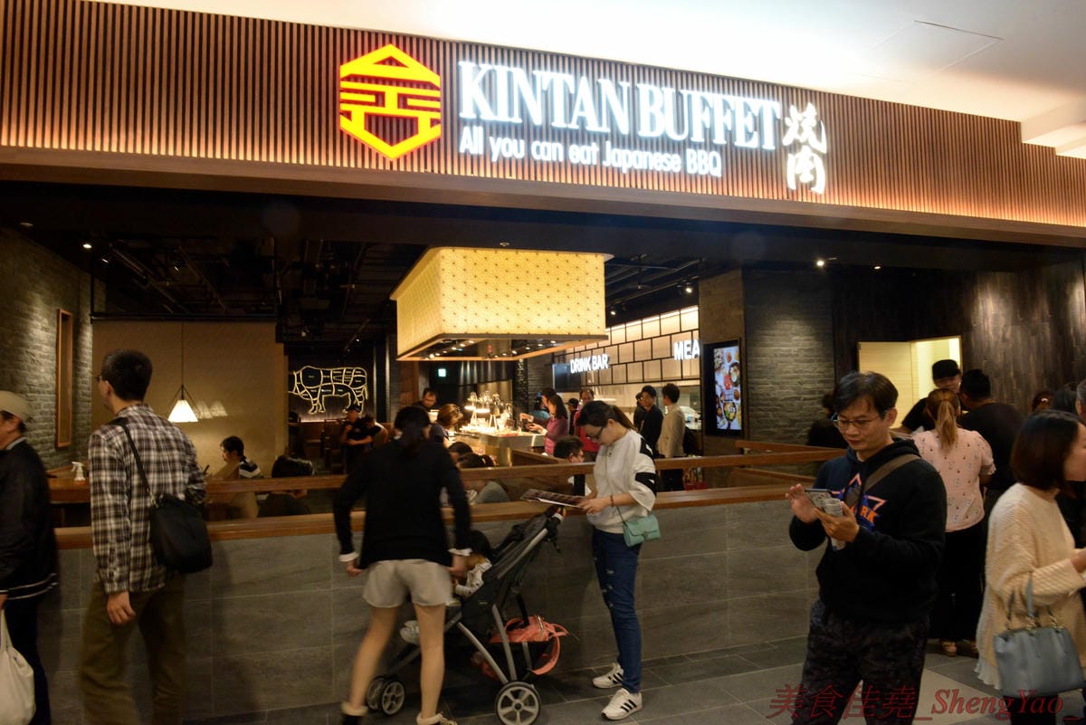 [台中梧棲]Mitsui Outlet Park 台中港 – 台中海線人的夢想與驕傲,台中三井OUTLET,全台第一座結合娛樂、時尚、美食的海港型購物商城誕生,十幾間首次登台名店進駐,還有將近60公尺摩天輪可搭乘,台中