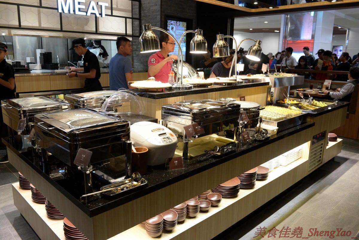 [台中梧棲]Mitsui Outlet Park 台中港 – 台中海線人的夢想與驕傲,台中三井OUTLET,全台第一座結合娛樂、時尚、美食的海港型購物商城誕生,十幾間首次登台名店進駐,還有將近60公尺摩天輪可搭乘,台中