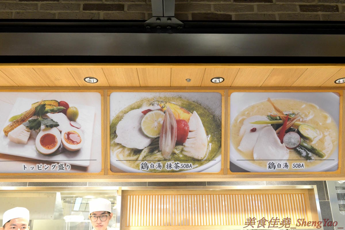[台中梧棲]Mitsui Outlet Park 台中港 – 台中海線人的夢想與驕傲,台中三井OUTLET,全台第一座結合娛樂、時尚、美食的海港型購物商城誕生,十幾間首次登台名店進駐,還有將近60公尺摩天輪可搭乘,台中