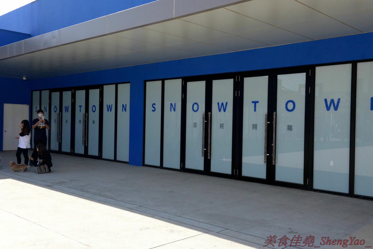 [台中梧棲]Mitsui Outlet Park 台中港 – 台中海線人的夢想與驕傲,台中三井OUTLET,全台第一座結合娛樂、時尚、美食的海港型購物商城誕生,十幾間首次登台名店進駐,還有將近60公尺摩天輪可搭乘,台中